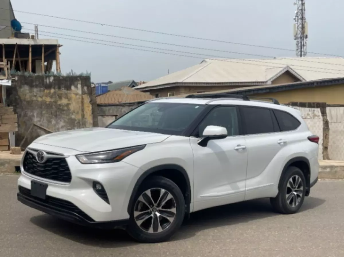 Toyota Highlander XLE 2022